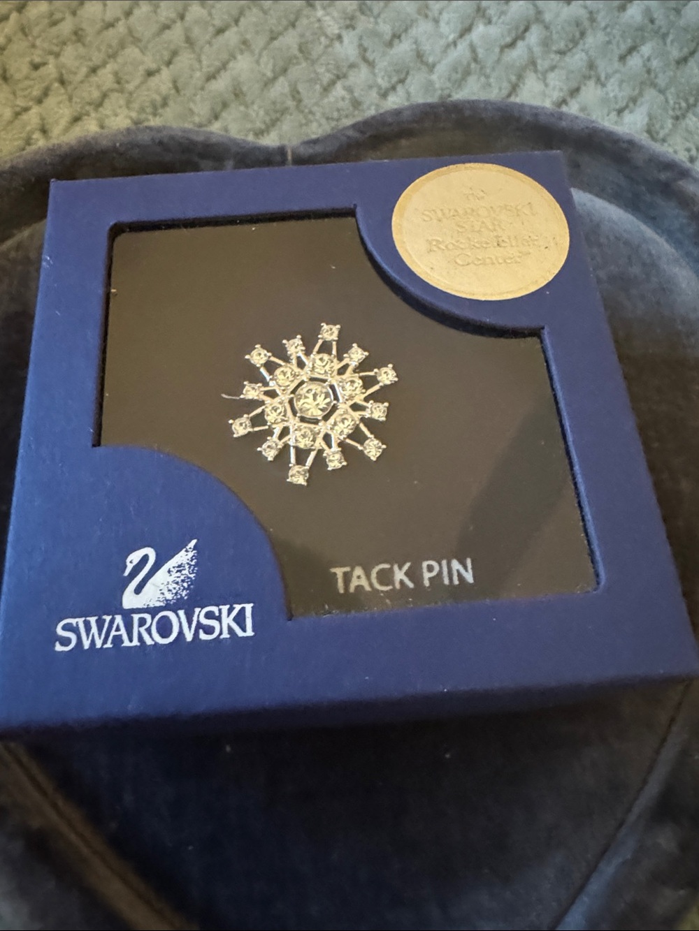 Rockefeller Center Crystal Snowflake Tack Pin